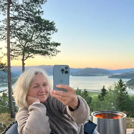 Деревянный коттедж Speilsuite Med Egen Badstue Og Panorama